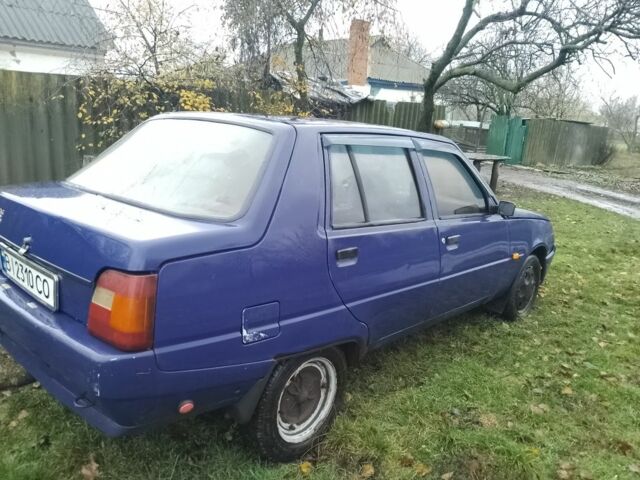 Синий ЗАЗ 1102 Таврия, объемом двигателя 1.2 л и пробегом 300 тыс. км за 417 $, фото 4 на Automoto.ua