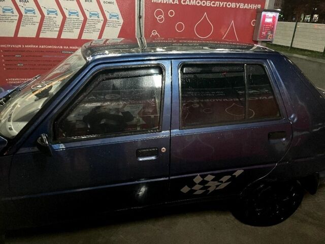 Синий ЗАЗ 1102 Таврия, объемом двигателя 1 л и пробегом 157 тыс. км за 666 $, фото 4 на Automoto.ua
