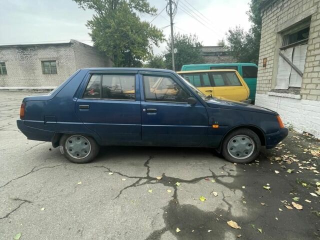 Синий ЗАЗ 1102 Таврия, объемом двигателя 1.2 л и пробегом 123 тыс. км за 1000 $, фото 3 на Automoto.ua