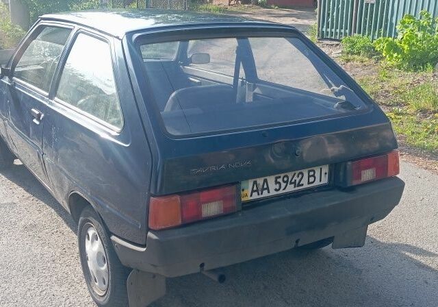Синий ЗАЗ 1102 Таврия, объемом двигателя 1 л и пробегом 145 тыс. км за 550 $, фото 5 на Automoto.ua