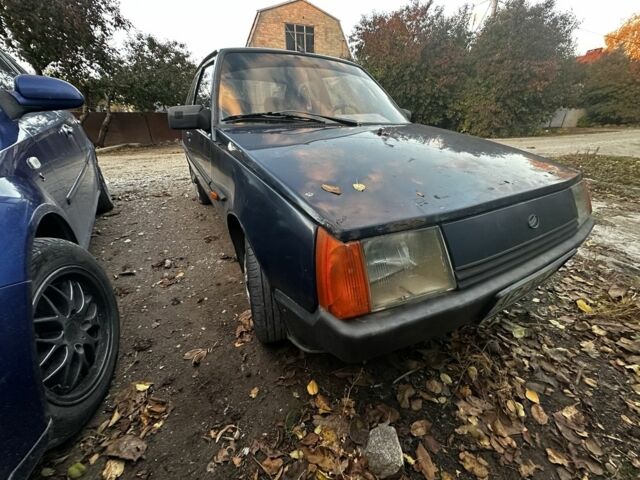 Синий ЗАЗ 1102 Таврия, объемом двигателя 1.2 л и пробегом 150 тыс. км за 700 $, фото 2 на Automoto.ua