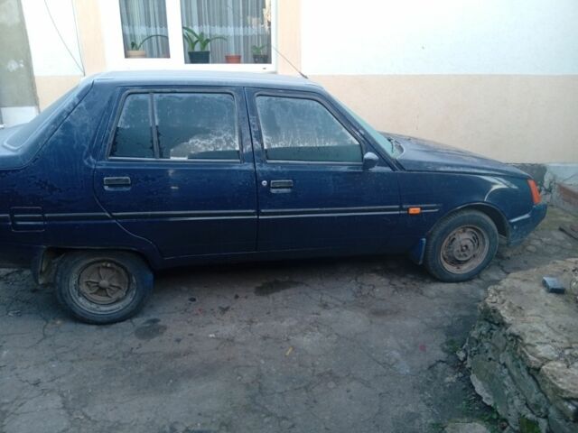 Синий ЗАЗ 1102 Таврия, объемом двигателя 1.2 л и пробегом 80 тыс. км за 750 $, фото 1 на Automoto.ua