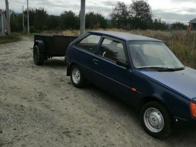 Синий ЗАЗ 1102 Таврия, объемом двигателя 1.1 л и пробегом 100 тыс. км за 600 $, фото 5 на Automoto.ua