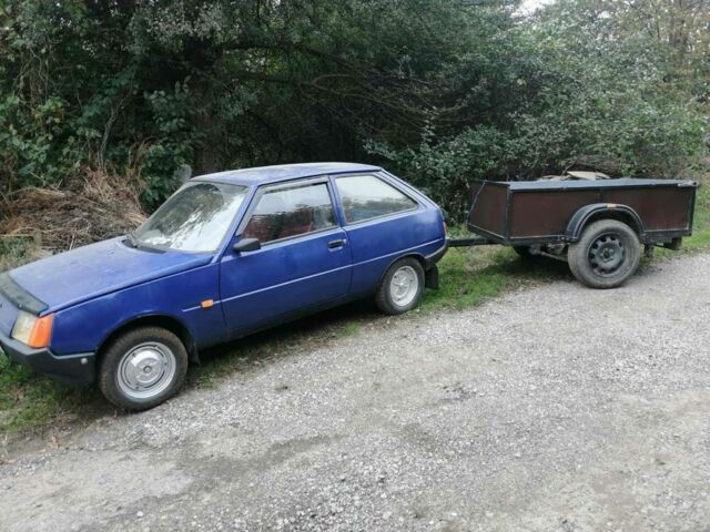 Синий ЗАЗ 1102 Таврия, объемом двигателя 1.1 л и пробегом 100 тыс. км за 600 $, фото 4 на Automoto.ua