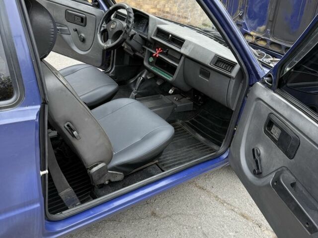 Синий ЗАЗ 1102 Таврия, объемом двигателя 1.2 л и пробегом 200 тыс. км за 929 $, фото 12 на Automoto.ua