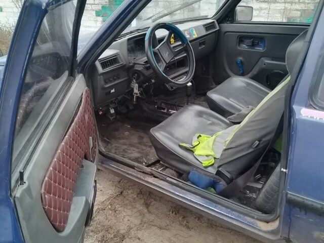 Синій ЗАЗ 1102 Таврія, об'ємом двигуна 1 л та пробігом 120 тис. км за 450 $, фото 5 на Automoto.ua