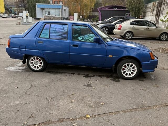 Синій ЗАЗ 1102 Таврія, об'ємом двигуна 1.2 л та пробігом 200 тис. км за 1000 $, фото 1 на Automoto.ua
