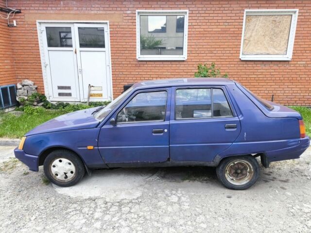 Синий ЗАЗ 1102 Таврия, объемом двигателя 1.2 л и пробегом 450 тыс. км за 674 $, фото 1 на Automoto.ua