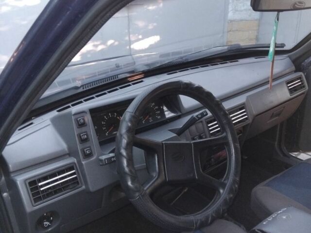 Синий ЗАЗ 1102 Таврия, объемом двигателя 1.3 л и пробегом 160 тыс. км за 1500 $, фото 5 на Automoto.ua