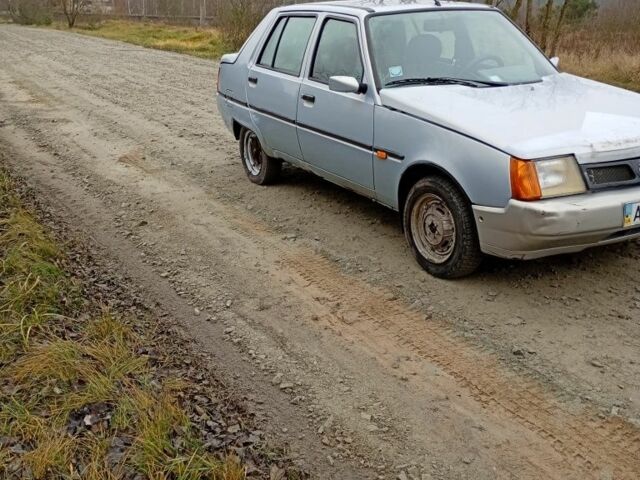 Синий ЗАЗ 1102 Таврия, объемом двигателя 1.2 л и пробегом 110 тыс. км за 639 $, фото 11 на Automoto.ua