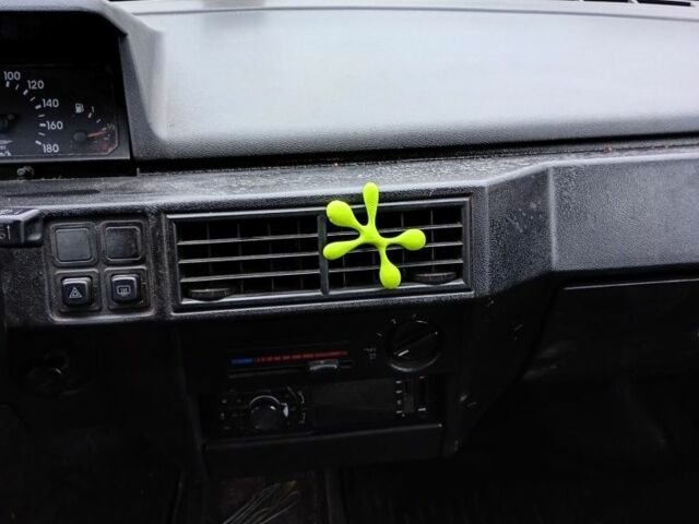 Синий ЗАЗ 1102 Таврия, объемом двигателя 1.2 л и пробегом 110 тыс. км за 639 $, фото 6 на Automoto.ua