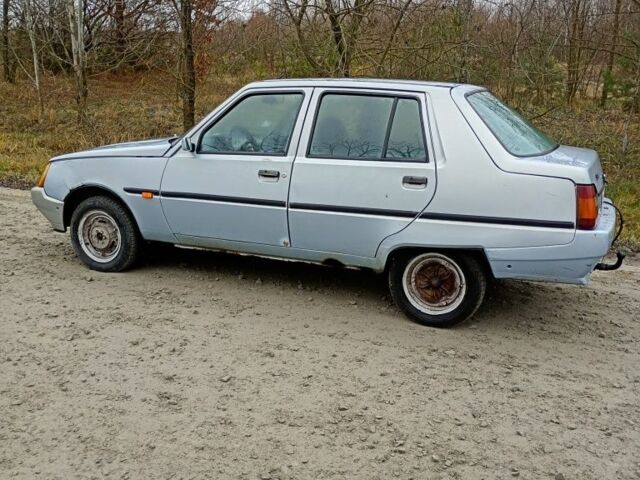 Синий ЗАЗ 1102 Таврия, объемом двигателя 1.2 л и пробегом 110 тыс. км за 639 $, фото 14 на Automoto.ua