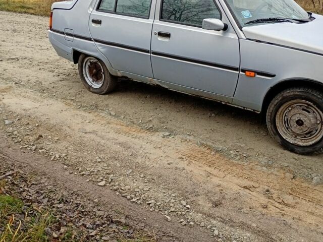 Синий ЗАЗ 1102 Таврия, объемом двигателя 1.2 л и пробегом 110 тыс. км за 639 $, фото 10 на Automoto.ua