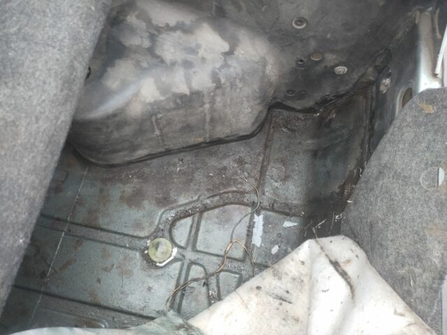 Зелений ЗАЗ 1102 Таврія, об'ємом двигуна 1 л та пробігом 60 тис. км за 591 $, фото 5 на Automoto.ua