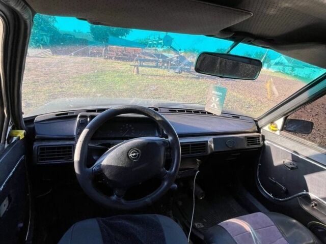Зеленый ЗАЗ 1102 Таврия, объемом двигателя 1.1 л и пробегом 90 тыс. км за 680 $, фото 5 на Automoto.ua