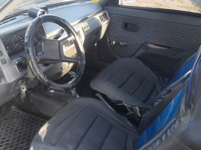 Зелений ЗАЗ 1102 Таврія, об'ємом двигуна 1.1 л та пробігом 168 тис. км за 663 $, фото 4 на Automoto.ua