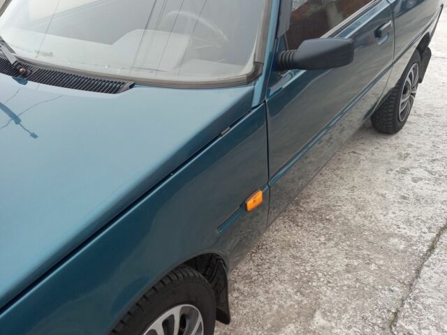 Зеленый ЗАЗ 1102 Таврия, объемом двигателя 1.2 л и пробегом 268 тыс. км за 1100 $, фото 5 на Automoto.ua