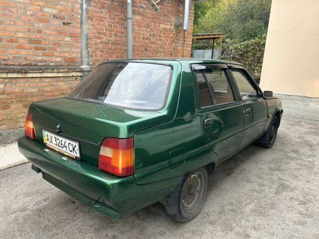 Зеленый ЗАЗ 1102 Таврия, объемом двигателя 1 л и пробегом 150 тыс. км за 600 $, фото 2 на Automoto.ua