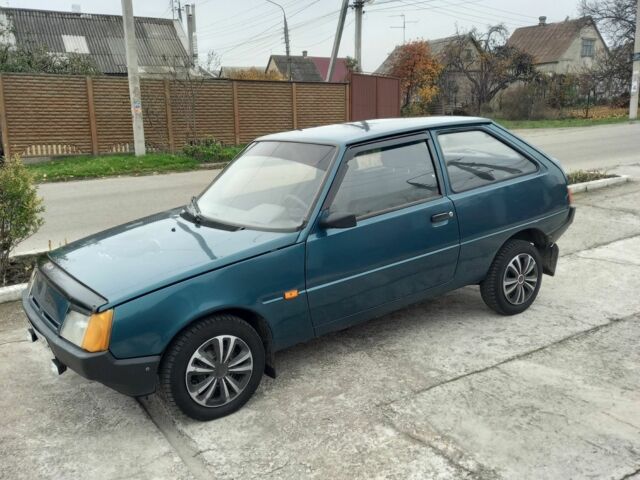 Зеленый ЗАЗ 1102 Таврия, объемом двигателя 1.2 л и пробегом 268 тыс. км за 1100 $, фото 1 на Automoto.ua