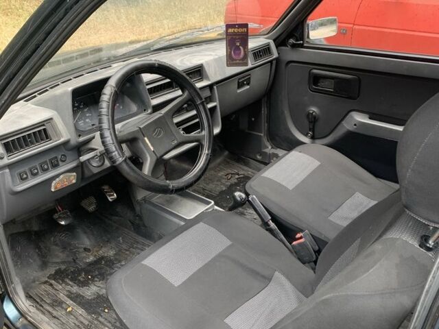 Зелений ЗАЗ 1102 Таврія, об'ємом двигуна 1.2 л та пробігом 100 тис. км за 824 $, фото 2 на Automoto.ua