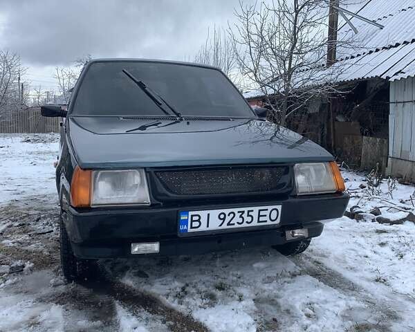 Зеленый ЗАЗ 1102 Таврия, объемом двигателя 1.1 л и пробегом 242 тыс. км за 1000 $, фото 1 на Automoto.ua
