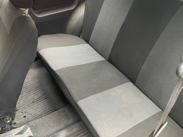 Зелений ЗАЗ 1102 Таврія, об'ємом двигуна 1.2 л та пробігом 100 тис. км за 824 $, фото 3 на Automoto.ua