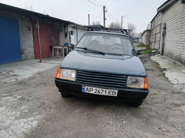 Зеленый ЗАЗ 1102 Таврия, объемом двигателя 1.2 л и пробегом 250 тыс. км за 650 $, фото 2 на Automoto.ua