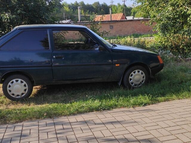 Зеленый ЗАЗ 1102 Таврия, объемом двигателя 1.2 л и пробегом 200 тыс. км за 1350 $, фото 2 на Automoto.ua