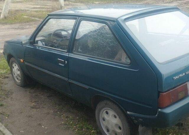 Зеленый ЗАЗ 1102 Таврия, объемом двигателя 1.1 л и пробегом 10 тыс. км за 591 $, фото 3 на Automoto.ua