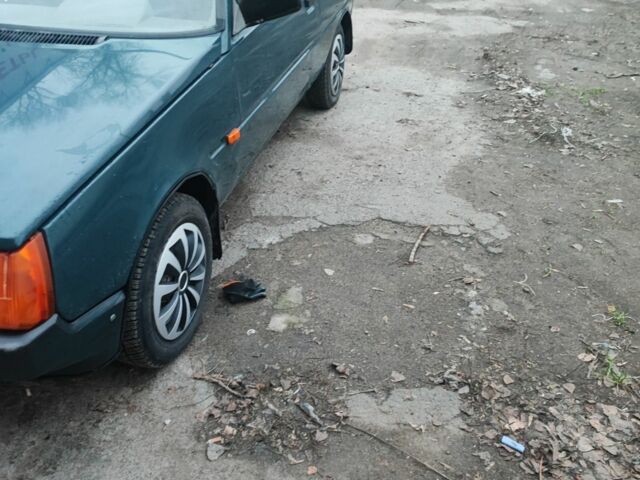 Зелений ЗАЗ 1102 Таврія, об'ємом двигуна 1.1 л та пробігом 1 тис. км за 828 $, фото 2 на Automoto.ua