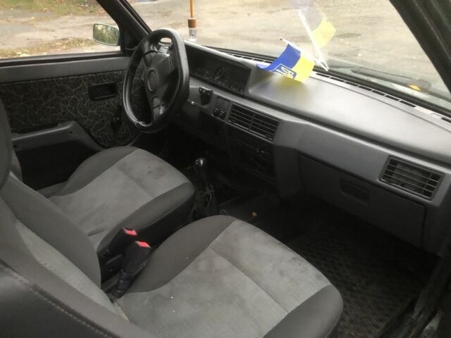 Зеленый ЗАЗ 1102 Таврия, объемом двигателя 1.2 л и пробегом 190 тыс. км за 624 $, фото 2 на Automoto.ua