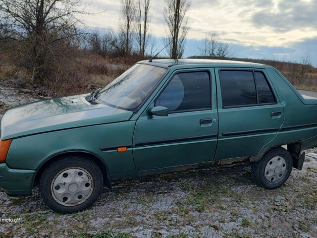 Зеленый ЗАЗ 1102 Таврия, объемом двигателя 0 л и пробегом 200 тыс. км за 700 $, фото 8 на Automoto.ua
