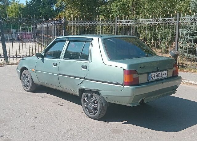 Зелений ЗАЗ 1102 Таврія, об'ємом двигуна 1.1 л та пробігом 55 тис. км за 680 $, фото 3 на Automoto.ua