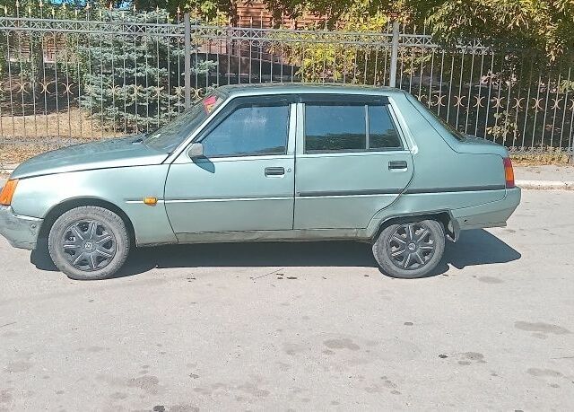 Зелений ЗАЗ 1102 Таврія, об'ємом двигуна 1.1 л та пробігом 55 тис. км за 680 $, фото 4 на Automoto.ua