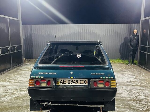 Зеленый ЗАЗ 1102 Таврия, объемом двигателя 1.2 л и пробегом 180 тыс. км за 526 $, фото 4 на Automoto.ua
