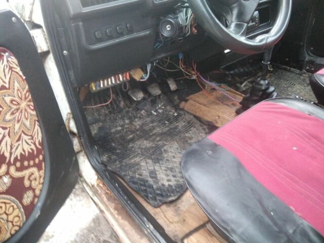 Белый ЗАЗ 1102, объемом двигателя 0 л и пробегом 150 тыс. км за 300 $, фото 7 на Automoto.ua