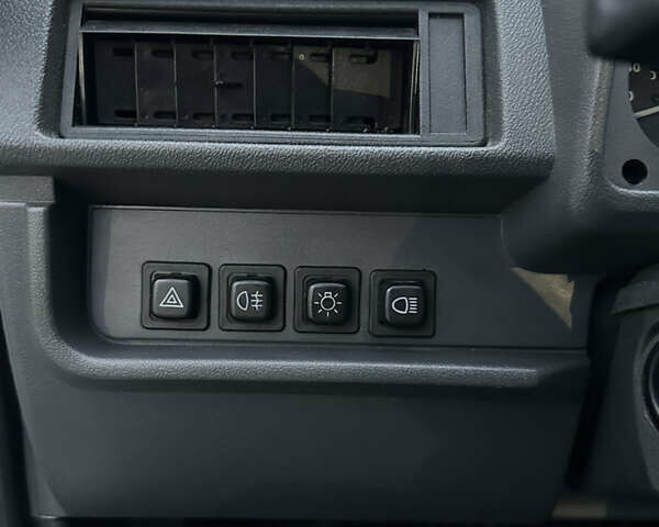 Белый ЗАЗ 1102 Таврія-Нова, объемом двигателя 1.1 л и пробегом 10 тыс. км за 2100 $, фото 8 на Automoto.ua