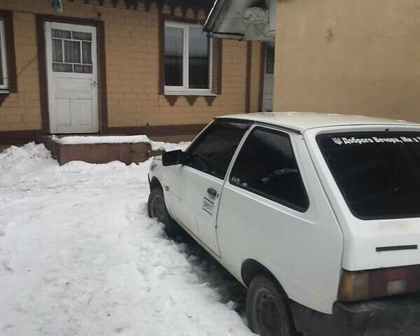 Белый ЗАЗ 1102 Таврия-Нова, объемом двигателя 1.1 л и пробегом 60 тыс. км за 600 $, фото 4 на Automoto.ua