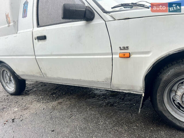 Белый ЗАЗ 1102 Таврія-Нова, объемом двигателя 1.2 л и пробегом 169 тыс. км за 950 $, фото 3 на Automoto.ua