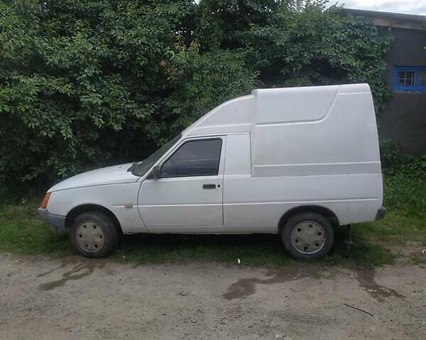 Белый ЗАЗ 1102 Таврія-Нова, объемом двигателя 12 л и пробегом 235 тыс. км за 1100 $, фото 7 на Automoto.ua