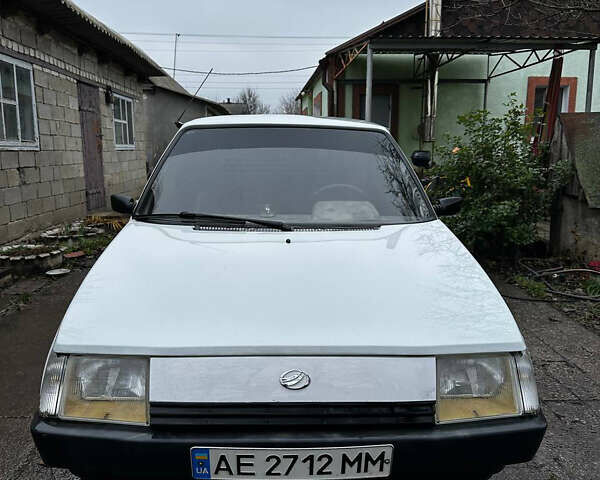 Белый ЗАЗ 1102 Таврія-Нова, объемом двигателя 1.1 л и пробегом 42 тыс. км за 1420 $, фото 1 на Automoto.ua