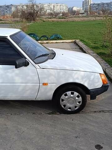 Белый ЗАЗ 1102 Таврія-Нова, объемом двигателя 1.1 л и пробегом 87 тыс. км за 1600 $, фото 3 на Automoto.ua