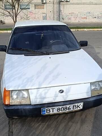 Белый ЗАЗ 1102 Таврія-Нова, объемом двигателя 1.1 л и пробегом 87 тыс. км за 1600 $, фото 4 на Automoto.ua