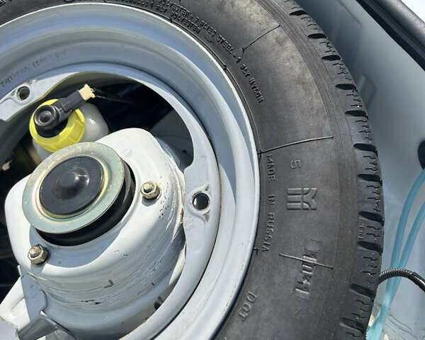 Білий ЗАЗ 1102 Таврія-Нова, об'ємом двигуна 1.09 л та пробігом 40 тис. км за 2000 $, фото 24 на Automoto.ua