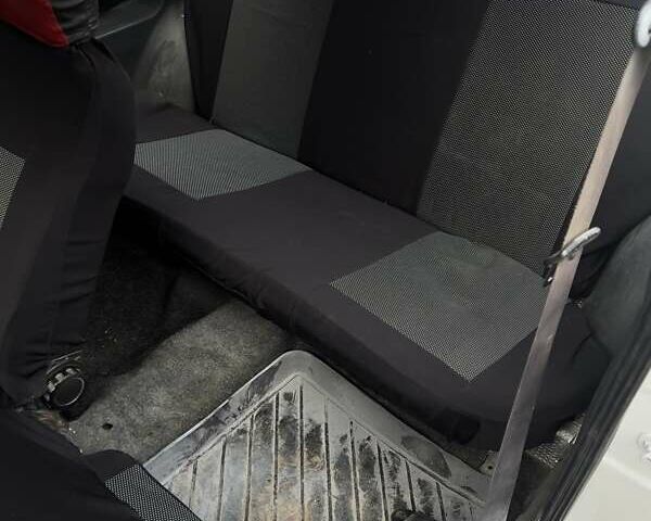 Білий ЗАЗ 1102 Таврія-Нова, об'ємом двигуна 1.2 л та пробігом 396 тис. км за 999 $, фото 8 на Automoto.ua