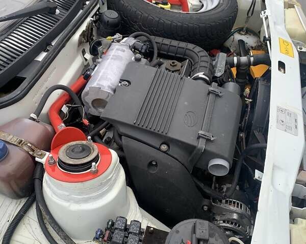 Белый ЗАЗ 1102 Таврія-Нова, объемом двигателя 1.2 л и пробегом 56 тыс. км за 1700 $, фото 2 на Automoto.ua