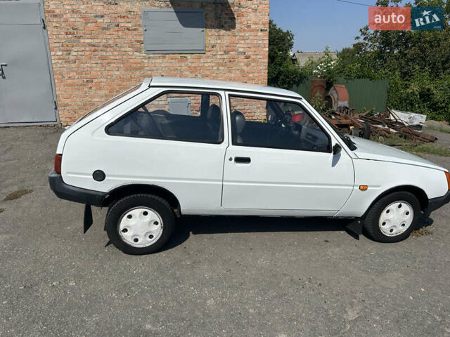 Білий ЗАЗ 1102 Таврія-Нова, об'ємом двигуна 1.09 л та пробігом 40 тис. км за 2000 $, фото 4 на Automoto.ua