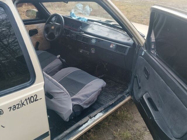 Бежевый ЗАЗ 1102 Таврия-Нова, объемом двигателя 1.2 л и пробегом 42 тыс. км за 757 $, фото 4 на Automoto.ua