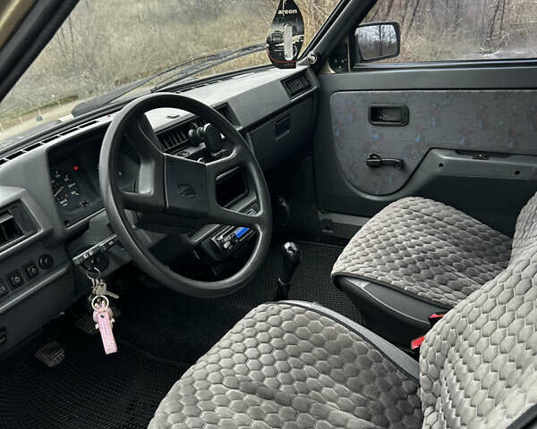 Бежевый ЗАЗ 1102 Таврія-Нова, объемом двигателя 1.2 л и пробегом 85 тыс. км за 1200 $, фото 5 на Automoto.ua