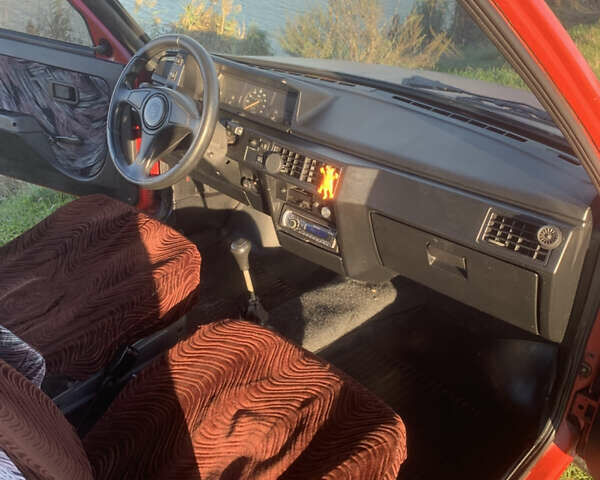 Красный ЗАЗ 1102 Таврія-Нова, объемом двигателя 1.1 л и пробегом 160 тыс. км за 800 $, фото 31 на Automoto.ua